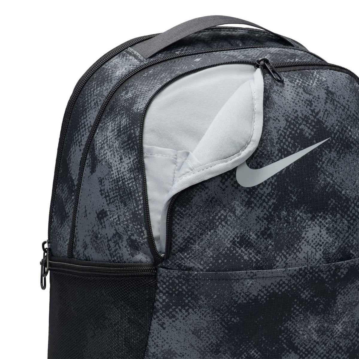 Nike - Brasilia Backpack Iron Grey/Black.