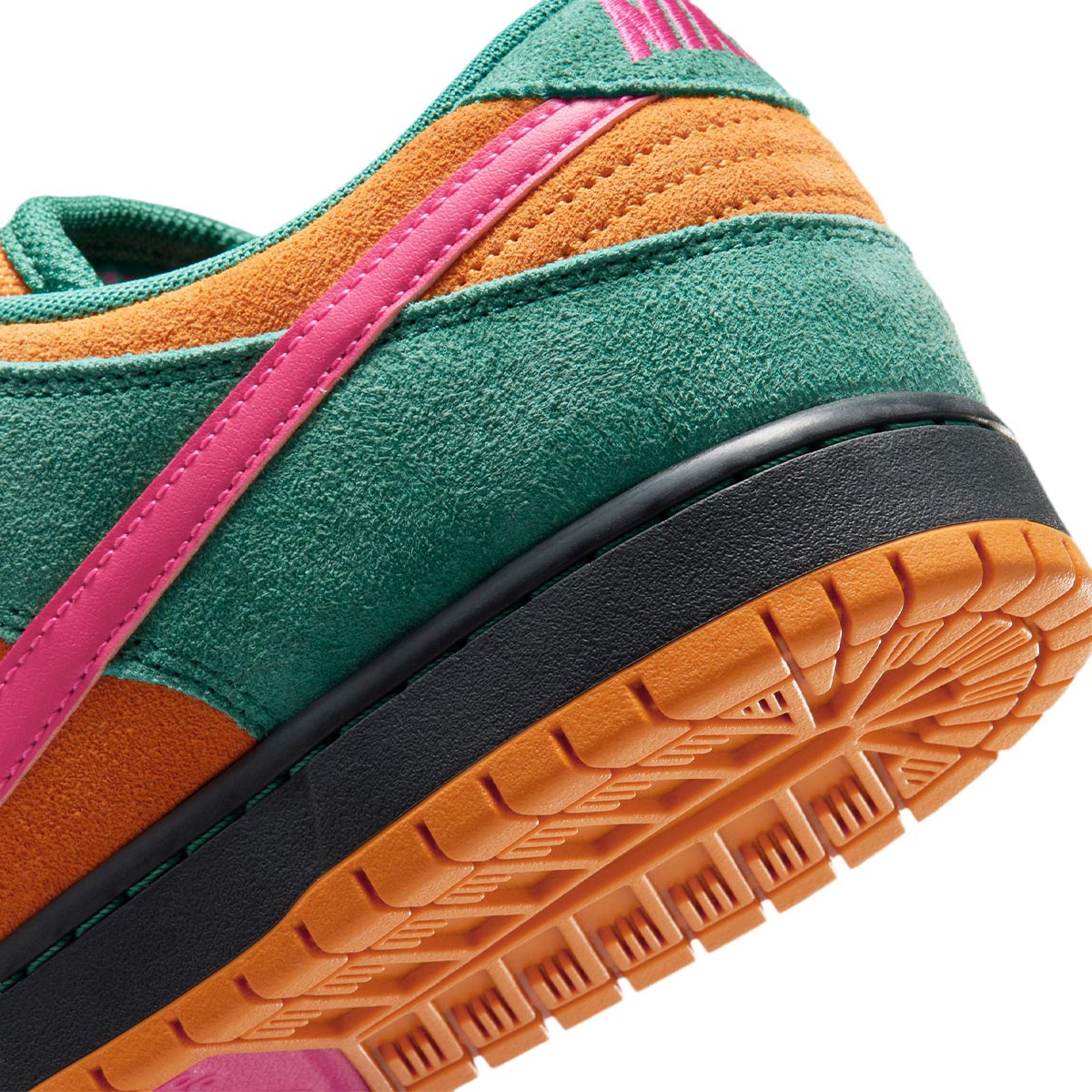 Nike SB Dunk Low Pro Shoes Green Noise Watermelon Heel
